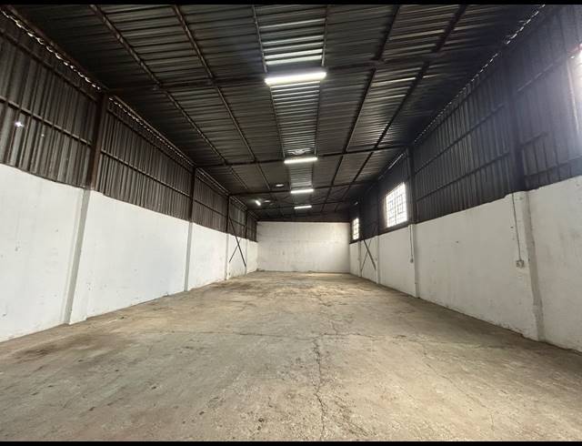 400M² WAREHOUSE TO LET IN EIKENHOF